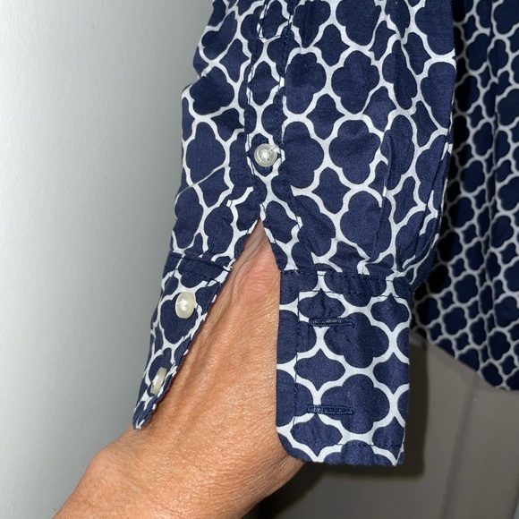 Medium Button Down. MUST BE BUNDLED - Picture 3 of 6